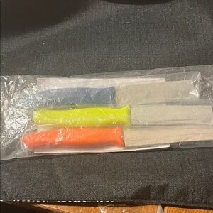 Pampered Chef Vibrant Knife Set - Orange and Yellow New.